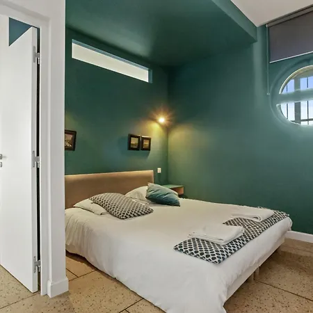 Exception Maison Pieds Dans L'eau Holiday home Frejus