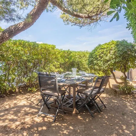 Exception Maison Pieds Dans L'eau Holiday home *