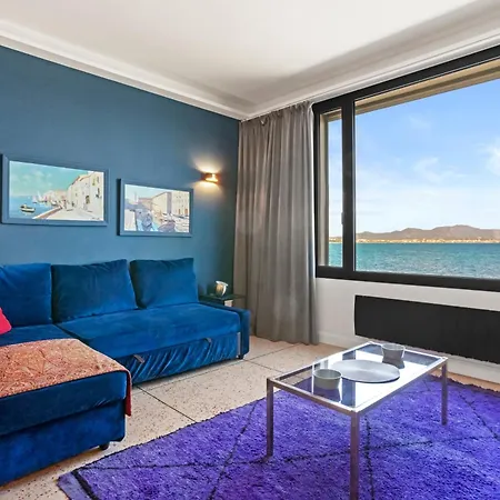 Exception Maison Pieds Dans L'eau Casa de Férias *